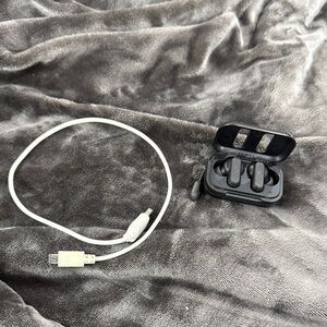 Wireless Black Earbuds with Charging wire